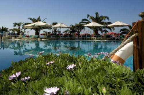 La Playa Hotel
