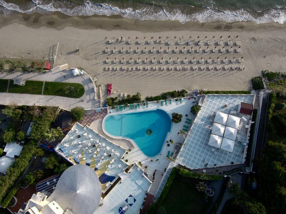 Grand La Playa