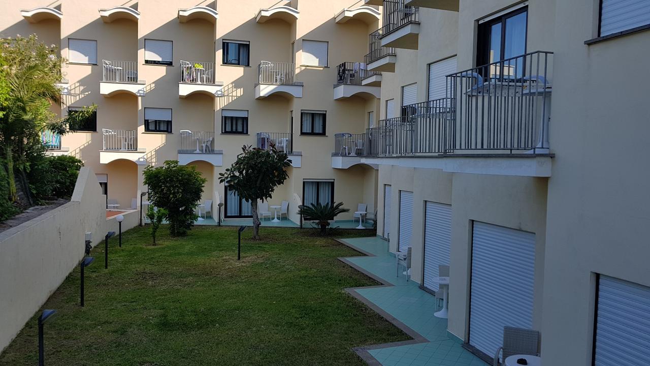 Hotel Grand La Playa