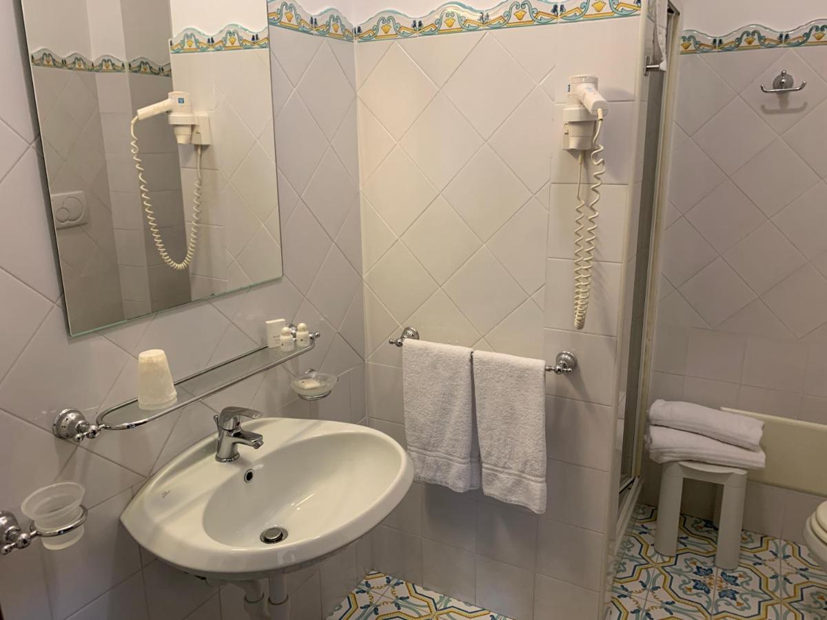 Grand La Playa Hotel